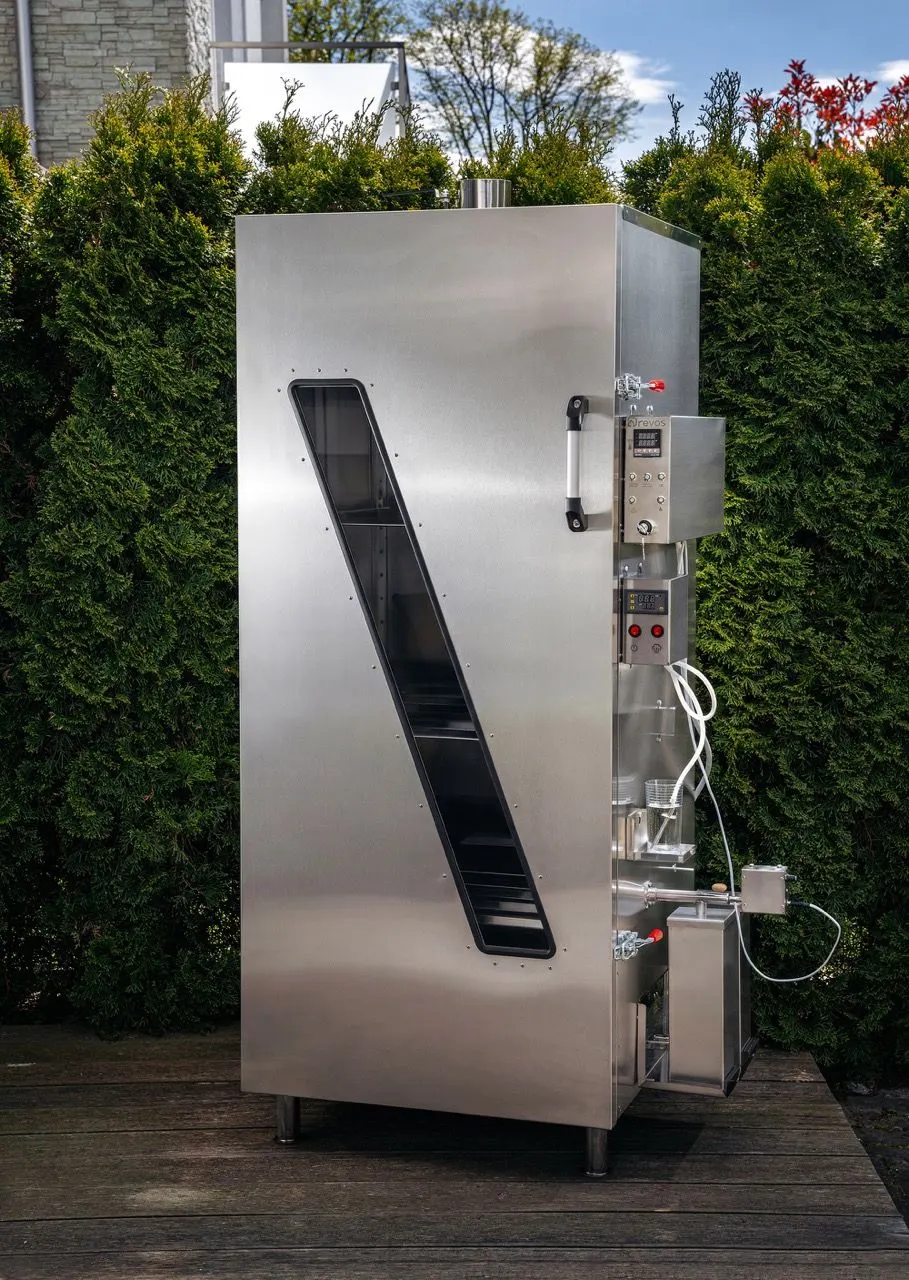 Smoke Chamber 50 + — widok z przodu